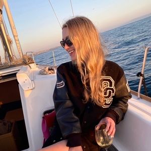 Meet your Posher, Julia